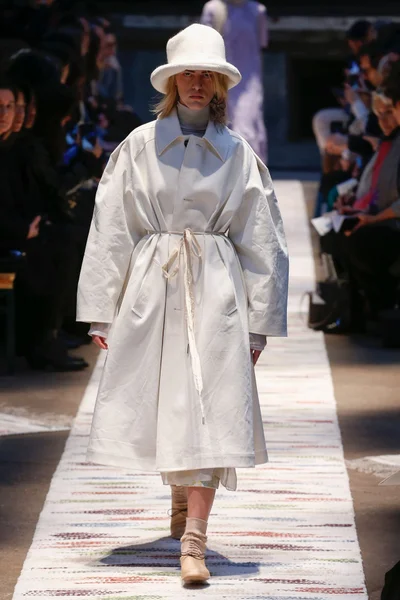 Look 8